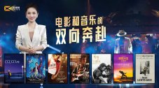 美女露出粉嫩尿囗让男人桶